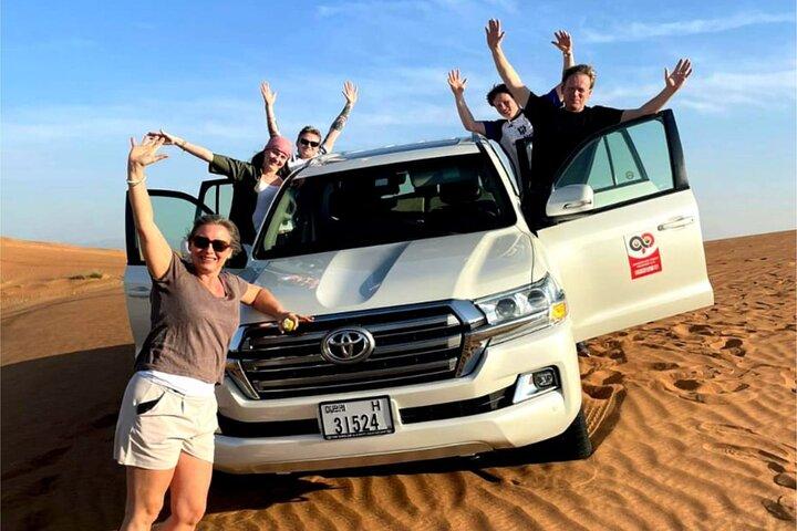 Dubaï Soirée Safari BBQ Dîner avec VIP Premium Camp