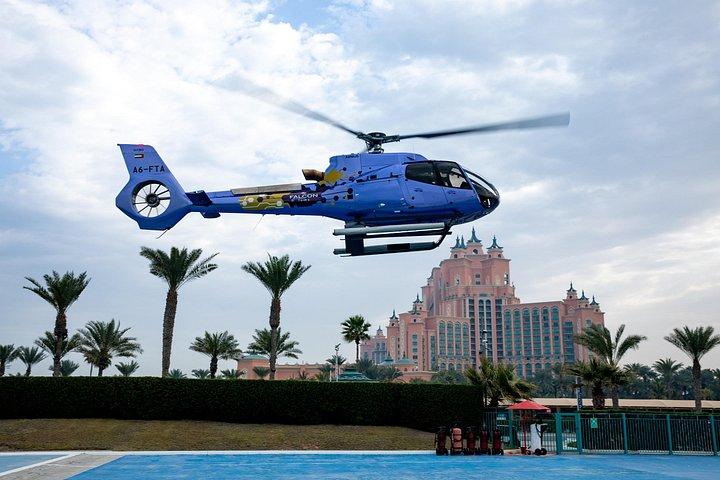 Tour en hélicoptère de 17 minutes à Abu Dhabi avec safari dans le désert en soirée