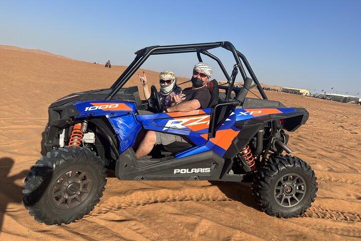 Dubaï Desert Dune Buggy Adventure avec transferts d'hôtels à dos de chameau
