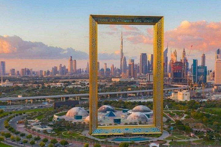 Billet d'entrée cadre Dubaï avec vue panoramique sur l'horizon