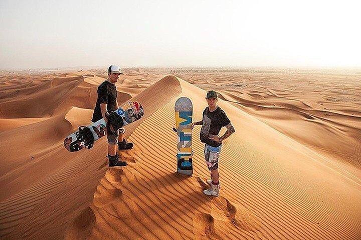 Safari dans le désert du matin avec quad, balade à dos de chameau et Falcon