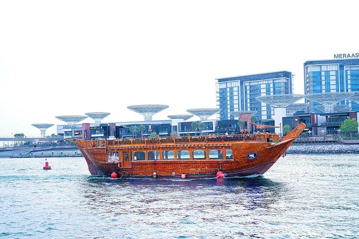 Dubaï Marina Dhow Cruise avec dîner épicé indien et spectacle de lumière