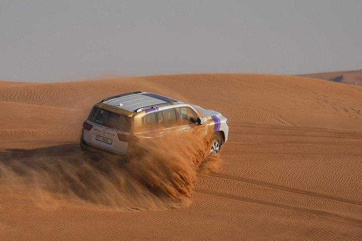 Safari matinal dans le désert Dune Bashing, promenade à dos de chameau et plus encore