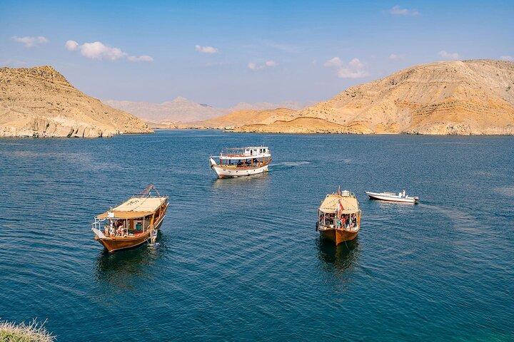 2 jours de croisière à Oman en Dhow avec safari en montagne