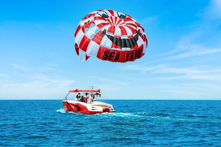 Sea Life Dubai Sports nautiques Parachute parachute ascensionnel Rouge et Blanc