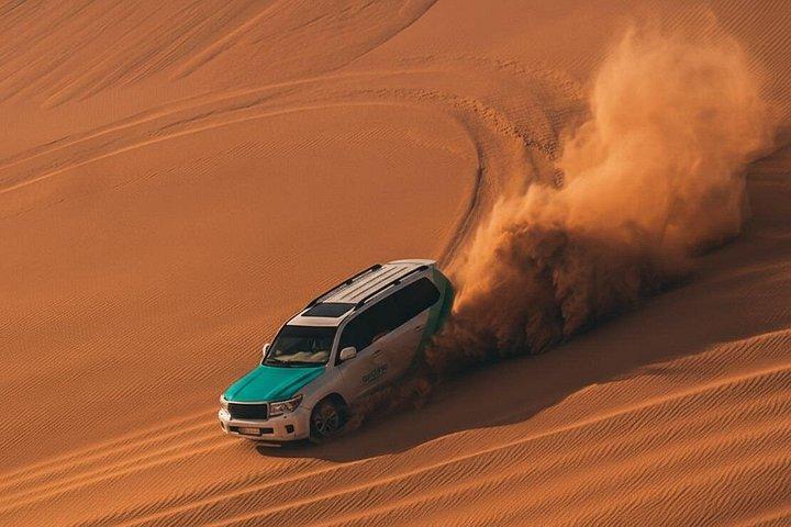 Safari dans le désert du matin à Dubaï avec planche à sable, promenade à dos de chameau