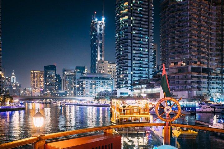 Billets pour le dîner croisière Dubai Marina Dhow