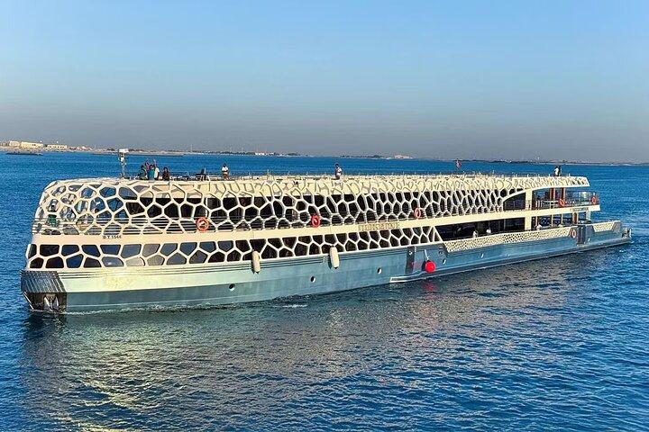 Lotus Mega Yacht Dubai Marina Dîner, boissons et divertissement