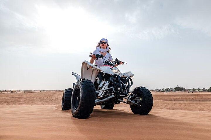 Safari dans le désert en soirée et dîner barbecue avec quad en option