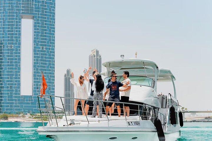 Dubaï Marina Sightseeing Yacht Cruise 1 heure Vues panoramiques