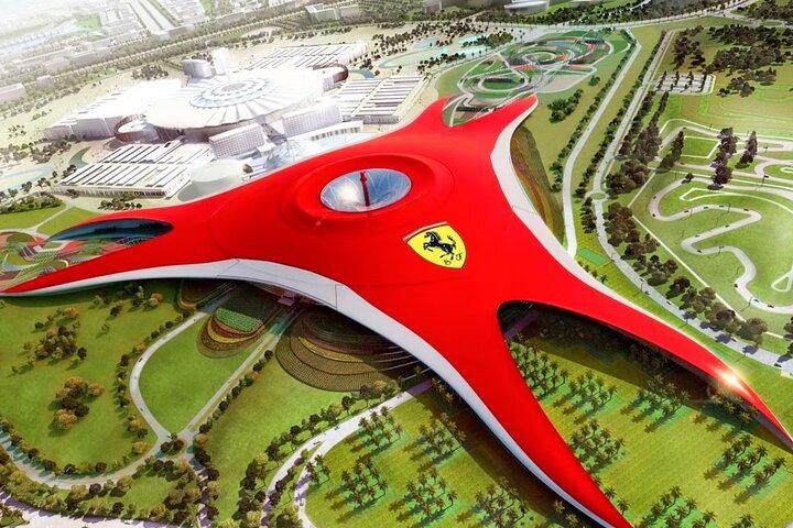 Depuis Dubaï : Tour de ville d'Abou Dabi avec Ferrari World