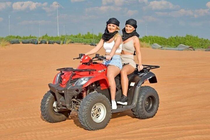 Safari passionnant dans le désert avec balade en chameau et quad en option