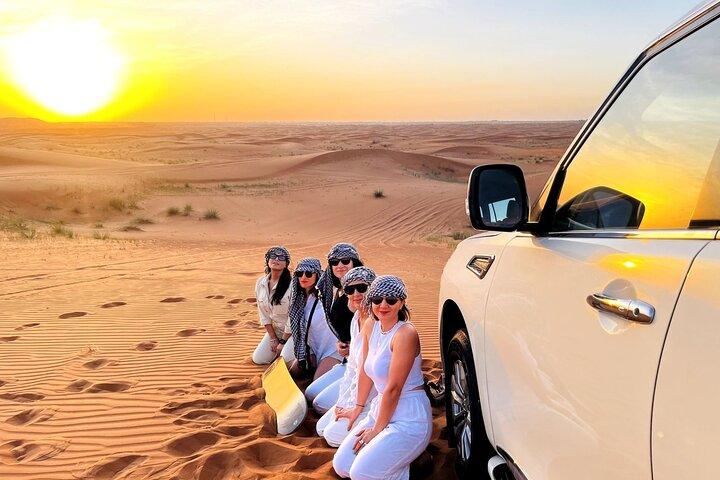 Aventure Safari dans le désert de Dubaï avec dîner et spectacle