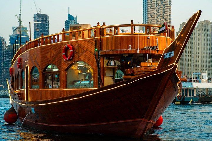 Dîner croisière Sea Lounge Dubaï avec buffet et divertissement en direct