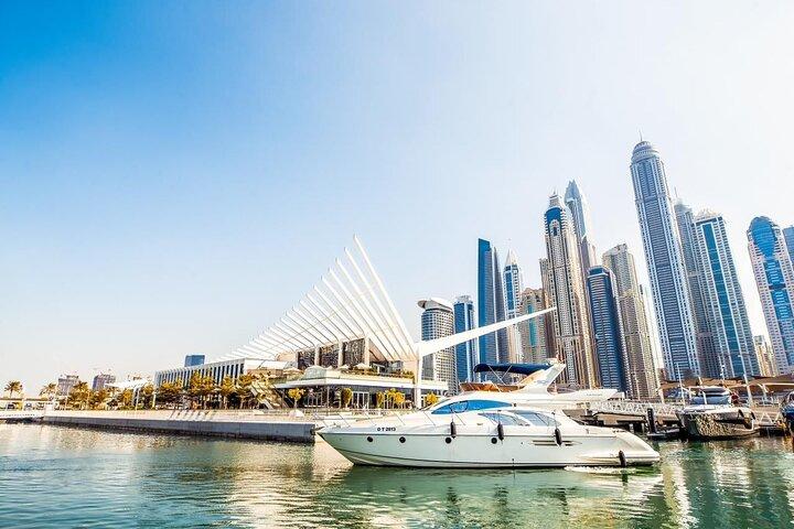 Expérience exclusive de croisière en bateau de 52 pieds à Dubaï