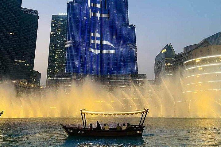 Dubaï Fountain Show Lake Ride Tickets.