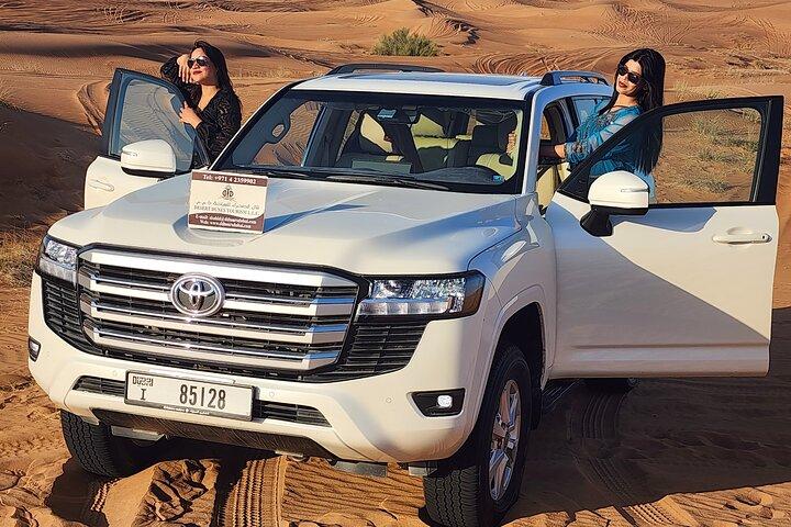 Safari Premium dans le désert Dubaï avec dîner barbecue et spectacles en direct