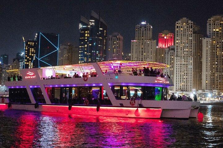 Croisière au coucher du soleil à la marina de Dubaï avec expérience nautique Premium