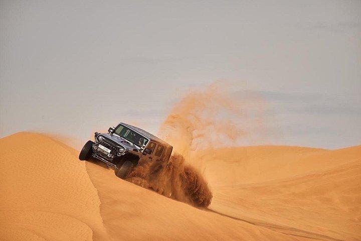 Safari du désert en soirée : avec Quad bike, promenades à dos de chameau et dîner barbecue