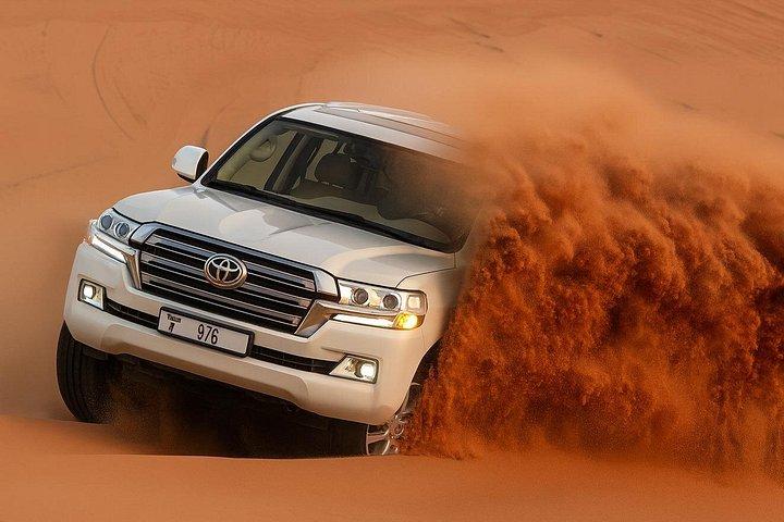 Safari VIP Dubaï Red Dune Desert 4x4, promenade à dos de chameau et dîner barbecue