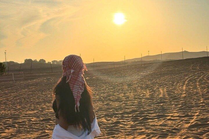 Safari dans le désert de Dubaï | Dune Bashing, promenade à dos de chameau et dîner barbecue