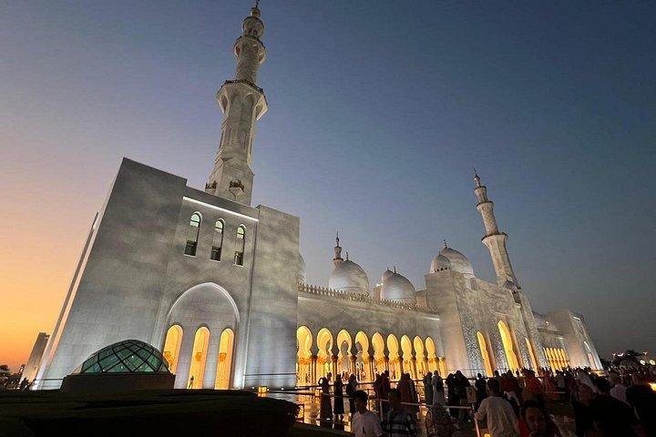 Visite privée de la ville d'Abu Dhabi avec prise en charge depuis Dubaï ou Abu Dhabi