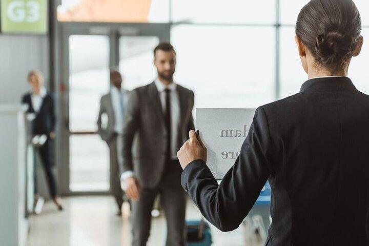 L'aéroport de Dubaï pick n drop sur le véhicule privé Business Class