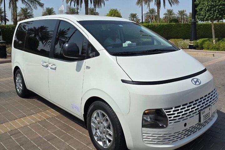 Dubaï Private Chauffeur Full-Day Luxury Car