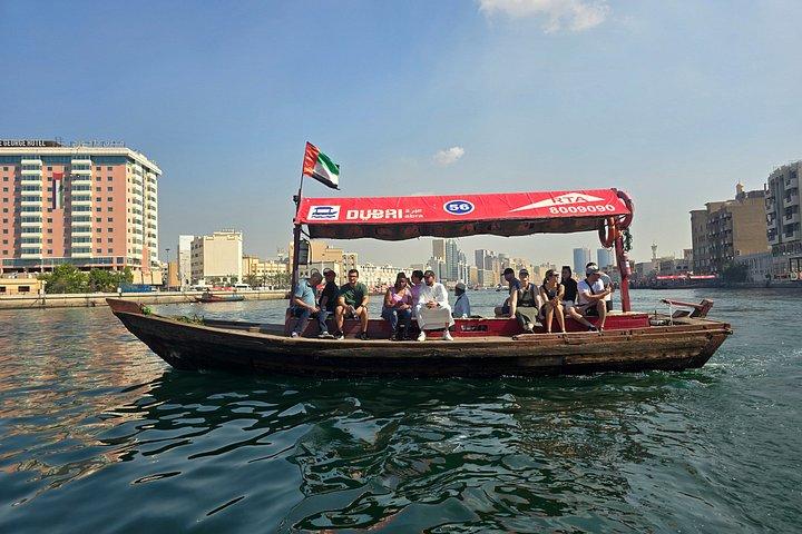 Traditionnel baot ride abra