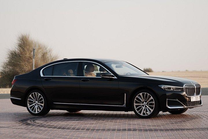BMW Série 7 Transfert privé depuis ou vers l'aéroport de Dubaï