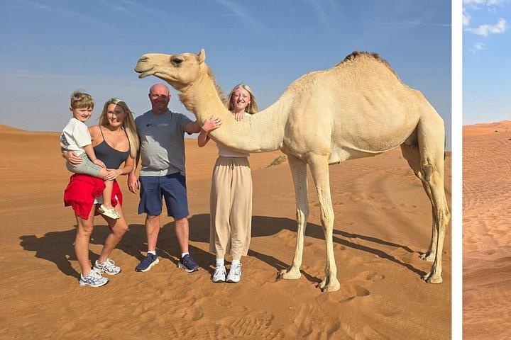 Safari Lahbab Red Dunes avec balade à dos de chameau, planche à sable et barbecue
