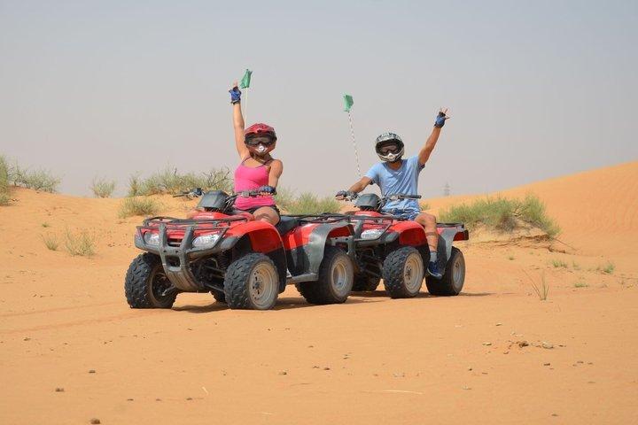 Mega Safari Night Dune Bashing Live Shows et barbecue à la belle étoile