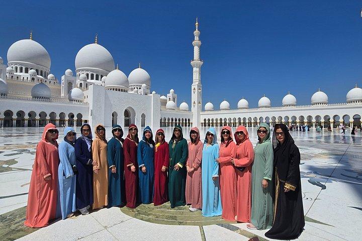 Visite de la Grande Mosquée Sheikh Zayed au départ de Dubaï