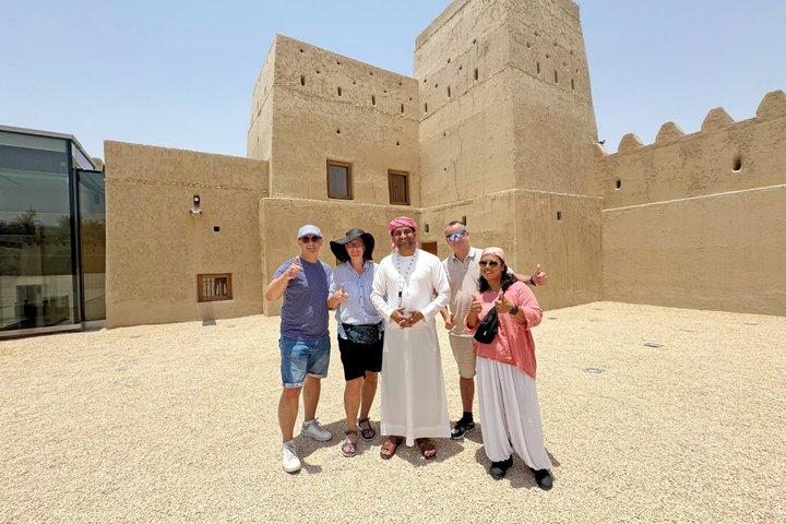Al Ain City Tour : Marché aux chameaux, oasis et forts