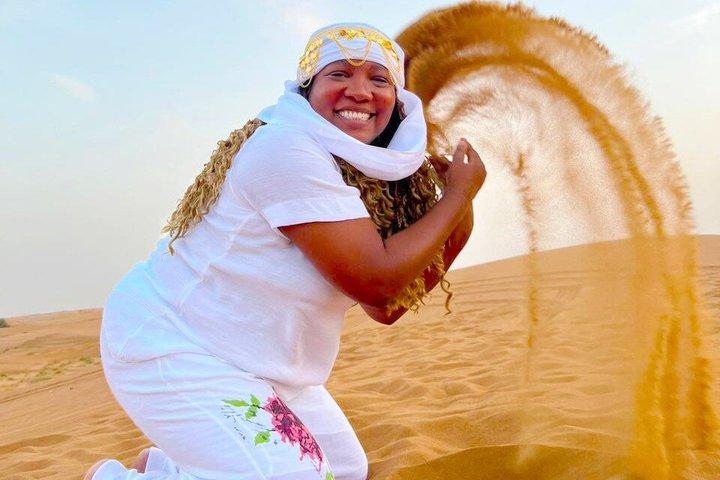 Safari dans le désert d'Abou Dabi : Dune Bashing, promenade à dos de chameau et dîner barbecue
