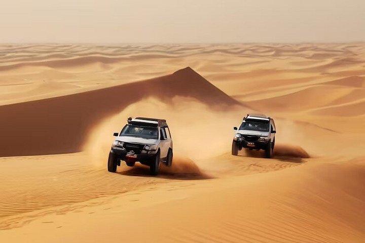 Safari dans le désert en soirée à Dubaï avec dîner barbecue et spectacles vivants