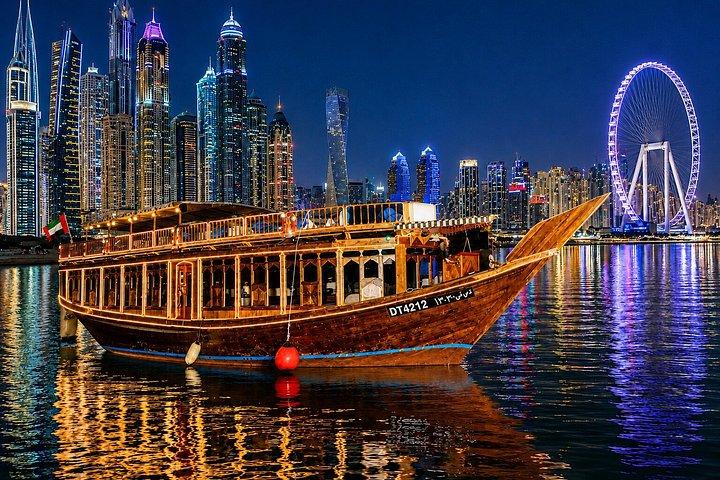 Dîner croisière sur la marina de Dubaï avec spectacle de divertissement