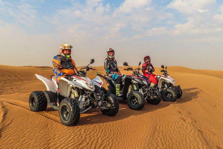 Safari royal dans le désert avec quad, sandboard, barbecue et spectacles