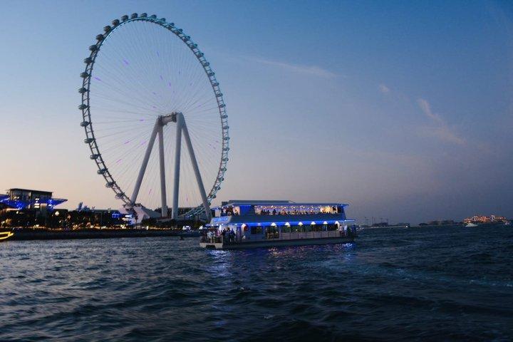 Dîner-croisière dans la marina de Dubaï avec spectacles en direct