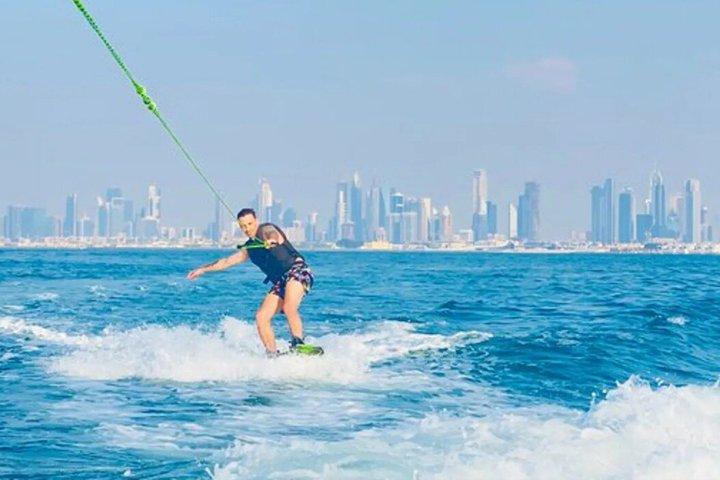 Wakeboard depuis Dubaï Marina