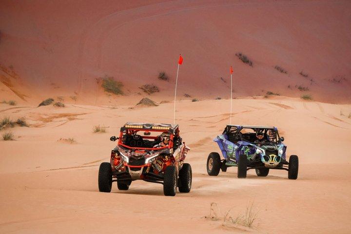 Safari de luxe dans le désert avec quad, barbecue, spectacles vivants Pick/Dropoff
