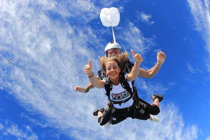 Saut en parachute à Dubaï au-dessus de Palm Ultimate Aventure de saut en tandem