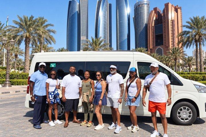 Transferts privés interurbains de l'aéroport de Dubaï vers les villes des Émirats arabes unis