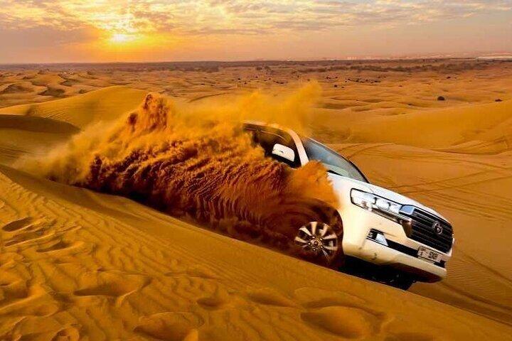 Safari dans les dunes rouges VIP avec vue sur Dubaï, balade en chameau