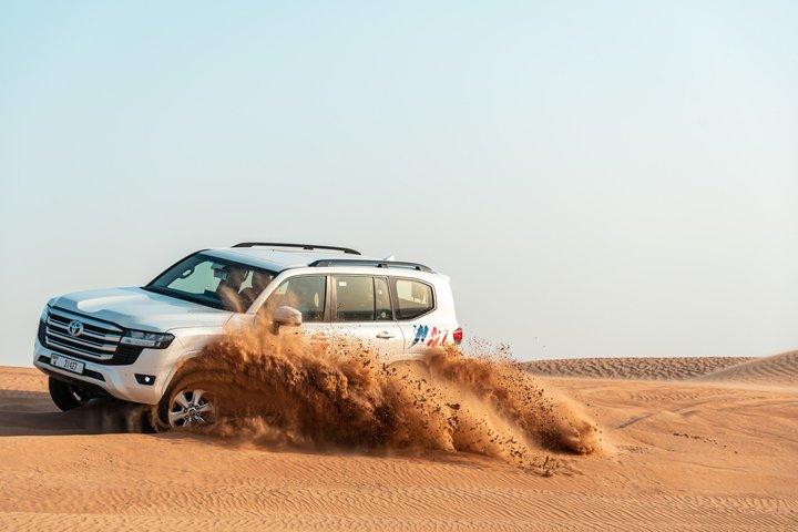 Safari Drive dans le désert avec dîner barbecue