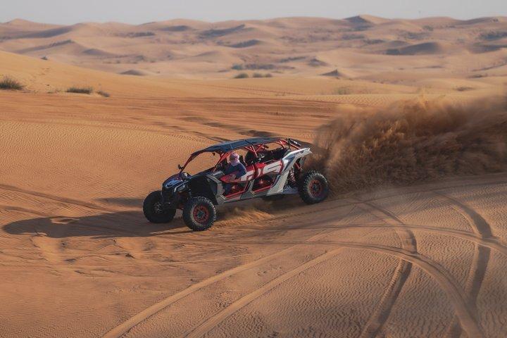 CAN-AM Buggy 02 Places avec balade à dos de chameau et ski sur sable