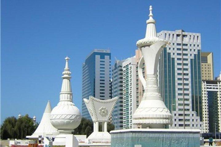 Visite de la ville d'Abu Dubai et dîner dans la marina de Dubaï