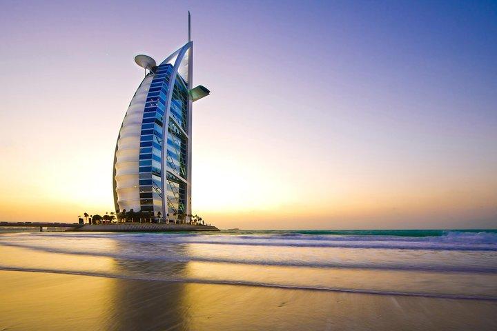 Red Dune Desert Safari, visite de la ville de Dubaï, dîner-croisière en boutre et visite d'Abou Dhabi