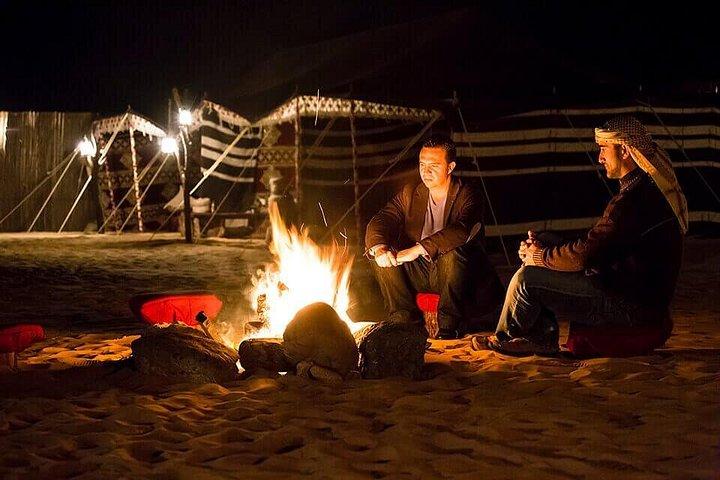 Nuit de safari dans le désert avec dîner barbecue, danse du ventre et petit-déjeuner