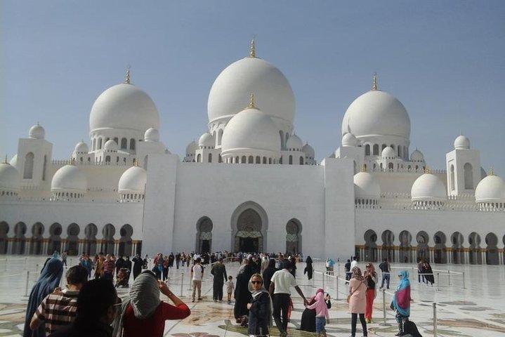 Excursion privée à Abu Dhabi au départ de Dubaï avec Guide et chauffeur